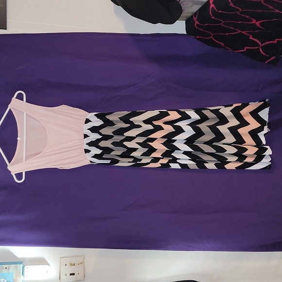Dresses & Skirts - Cute Long dress